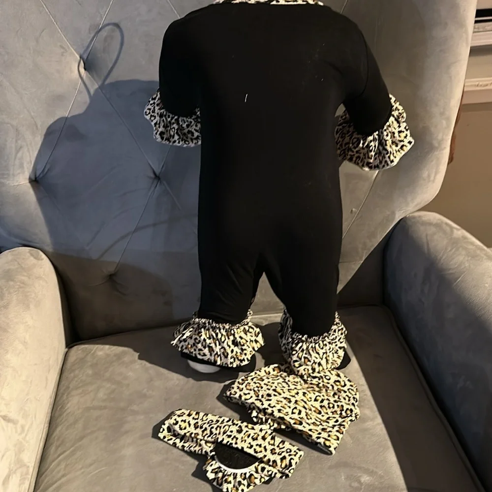 NWOT Posh Baby Blooms Boutique 3 pieces Outfit Size 0-3 months